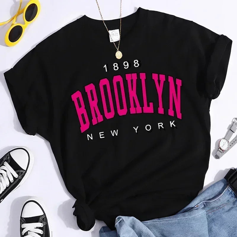 Camiseta feminina Brooklyn, estampa vintage 1898.