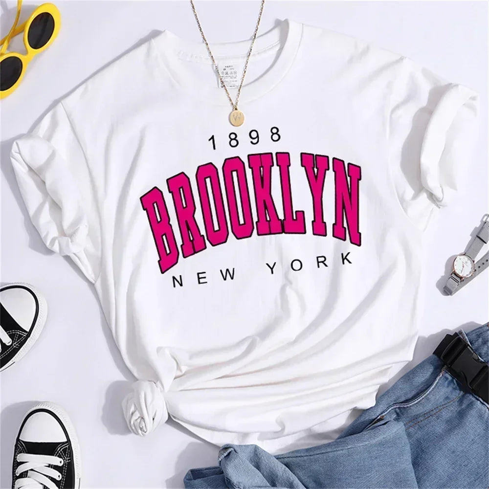 Camiseta feminina Brooklyn, estampa vintage 1898.