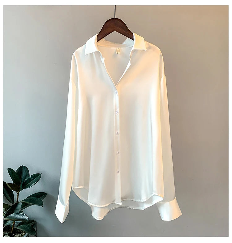 Blusa feminina elegante, manga longa, cetim.